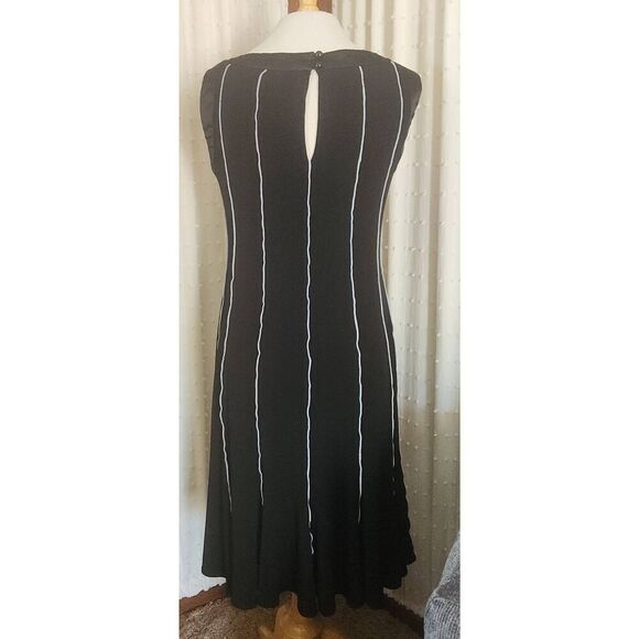 Sandra Darren got and flare black dress with satin trim - Picture 6 of 12